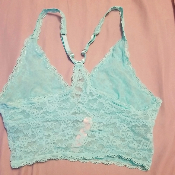 ⭐2 NWOT - Victorias secret bright blue and gray lace bralettes size med - Picture 3 of 6